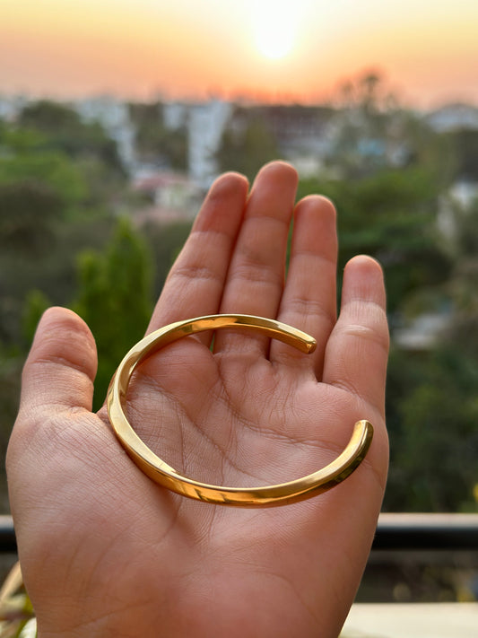Do The Twist Bangle