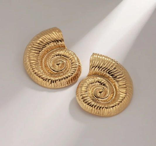Amelia Studs